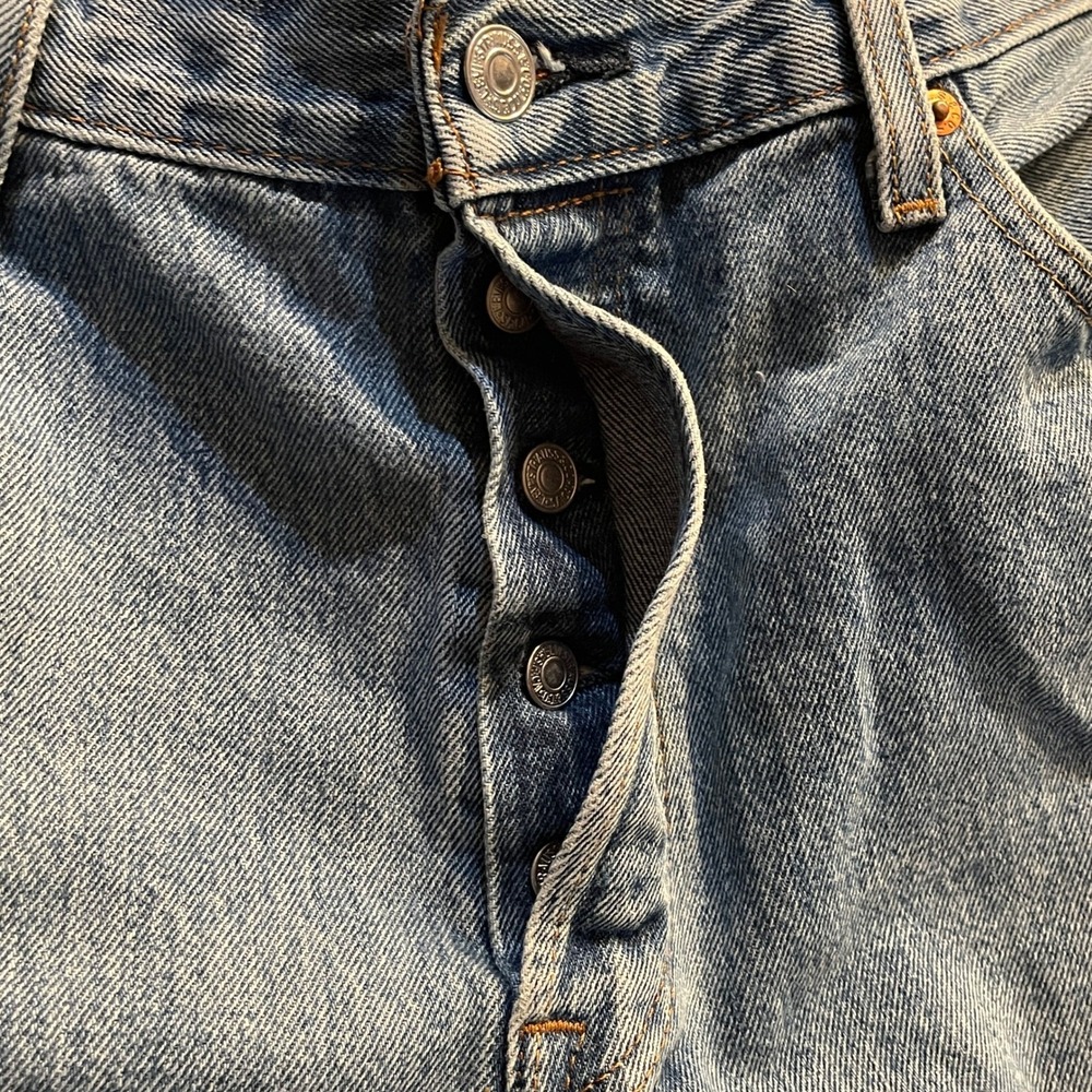Levis 501 Original Fit Mens Medium Wash Blue Straight Leg Button Fly Jeans 36x32 - Picture 7 of 10